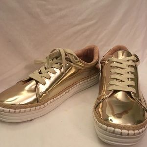 Shoedazzle Yvonne Size 10 Gold Sneakers Never worn